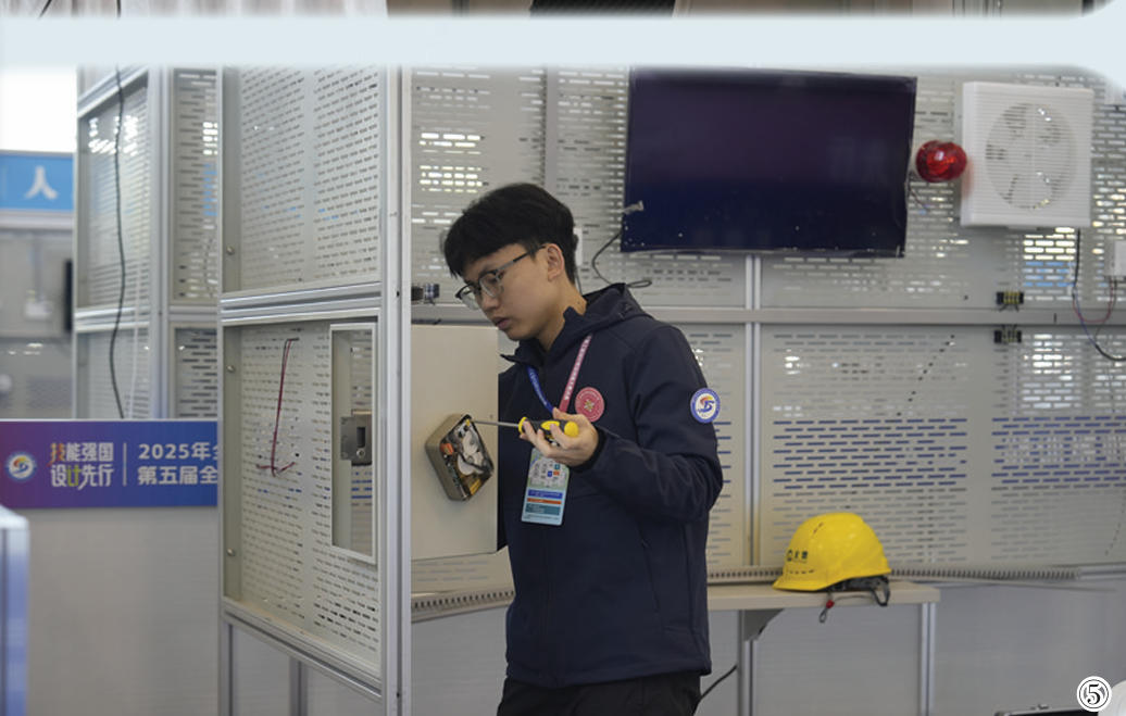 1765418125552854.jpg 5.jpg